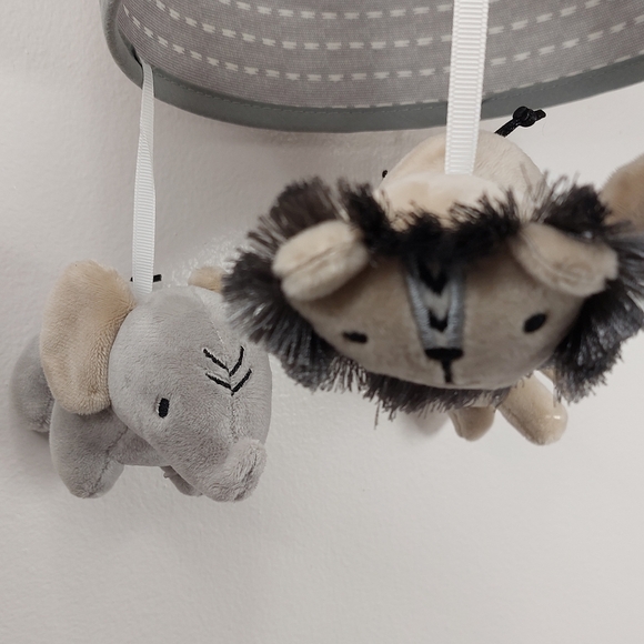 Lambs & Ivy Mobile Wheel with Plush Safari Animals- Replacement or Stand-alone - Picture 9 of 10